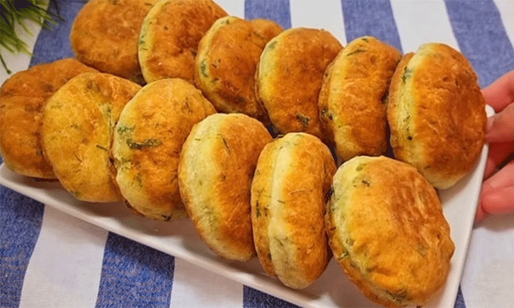 Gogoși rapide și delicioase cu iaurt și usturoi – o alternativă fără dospire