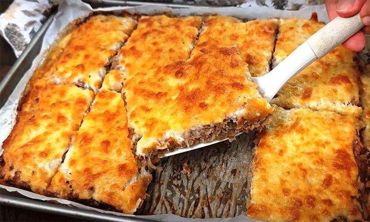 Rețetă de cină la cuptor cu cartofi și carne tocată – Savuroasă și rapidă