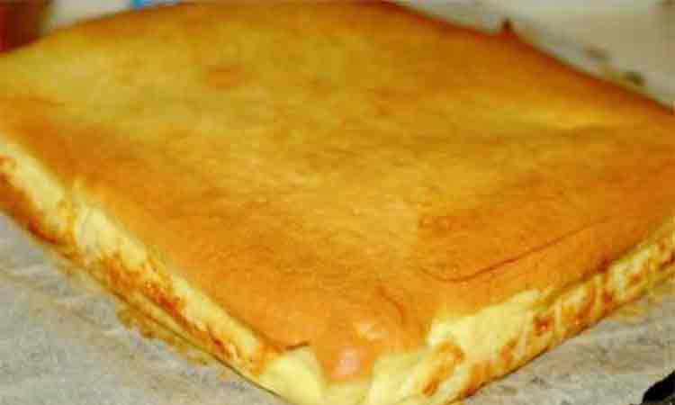 9 linguri de zahar pudra, 9 linguri de ulei, 9 linguri de lapte … Prăjitură turnată cu branză dulce de vaci