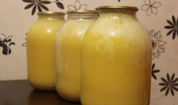 Ce Este Spuma Albă din Miere De Fapt ?