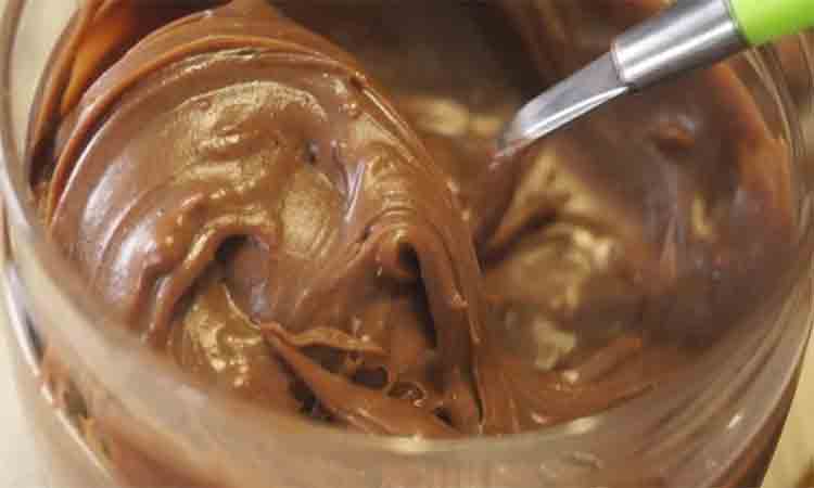 Cremă de ciocolată – Rețetă simplă și rapidă cu doar 4 ingrediente