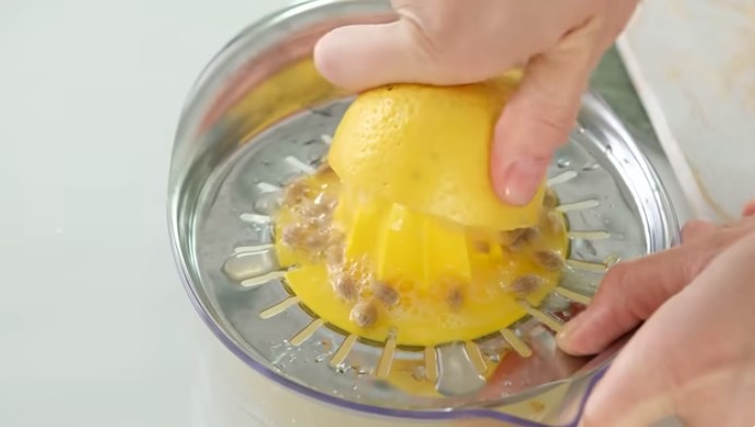 Cum Facem Cea Mai Bună Cremă de Lămâie pentru Deserturi