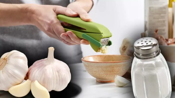 De ce este mai bine să eviți să pui sare în mujdeiul de usturoi