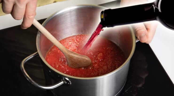 De ce să folosești vin roșu în bulion: Beneficii și sfaturi practice