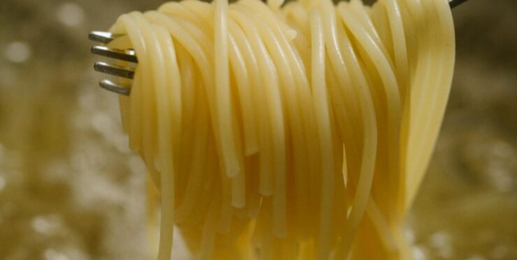 De ce se fierb pastele cu 2 minute mai puțin decat scrie pe ambalaj