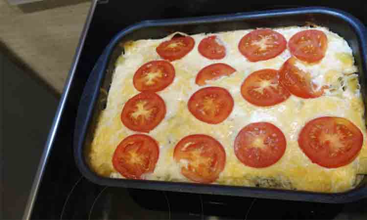 Descoperă Reteta de Piept de Pui și Cartofi la Cuptor – o Tavă delicioasă pentru cina in familie