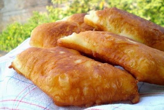 Gogoși cu Brânză Sărată – Rețeta Clasică a Bunicilor