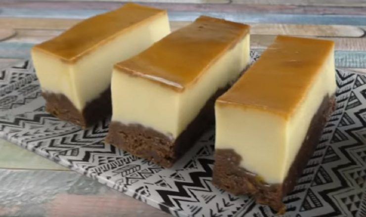 În timpul coacerii, aluatul se separă în 2două straturi delicioase: un pandișpan moale și o cremă fină, acoperite de un caramel delicios