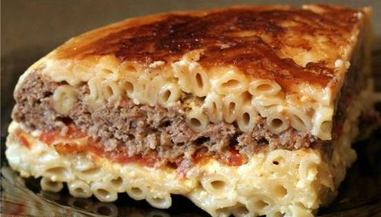 Macaroane la Cuptor cu Carne și Cașcaval – O Rețetă Delicioasă pentru un Prânz Sățios