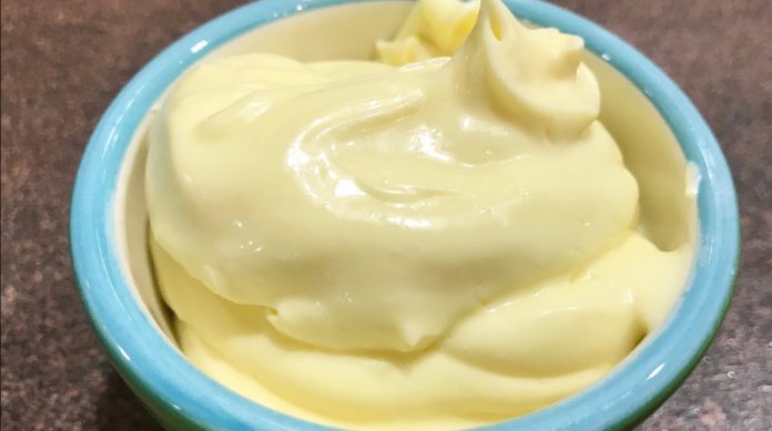 Maioneză de Casă Fără Ou – Gata în Câteva Minute