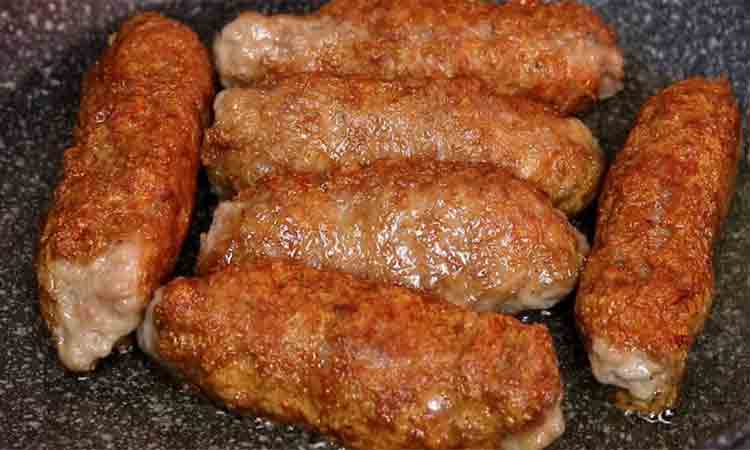 Mici la Tigaie: O Delicatesă Pufoasă și Plină de Arome