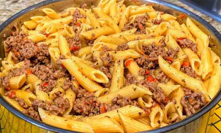 Paste cu carne tocată – O retetă rapidă si delicioasă pentru o cină deosebită
