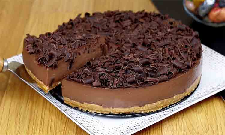 Prajitură Fără Coacere cu Biscuiți și Cremă de Ciocolată: Rețetă Simplă pentru Un Desert Delicios