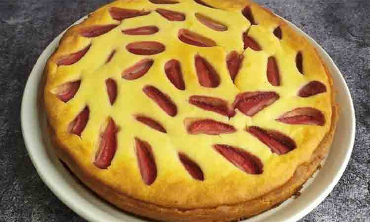 Prajitură cu branză de vaci si fructe proaspete – O delicatesă cremoasă si delicioasă