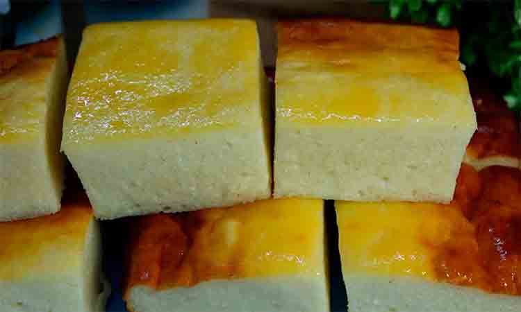 Prajitură cu brânză de vaci și gris: O delicatesă pufoasă și aerată