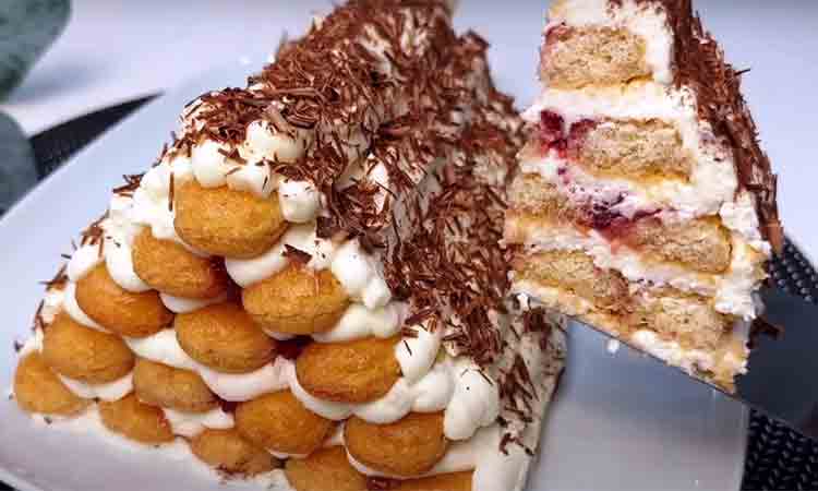 Prajitură sub formă de Piramidă – Retetă rapidă si fără coacere pentru un desert spectaculos