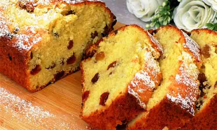 Rețetă Chec cu Brânză de Vaci și Stafide – Savuros, Rapid și Ușor de Preparat