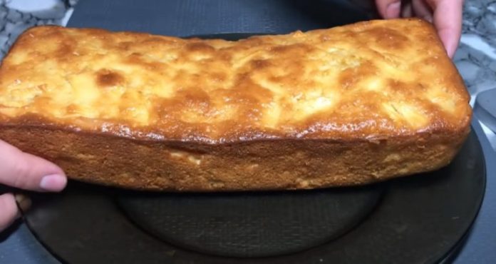 Rețetă Ușoară și Delicioasă de Chec cu Mere