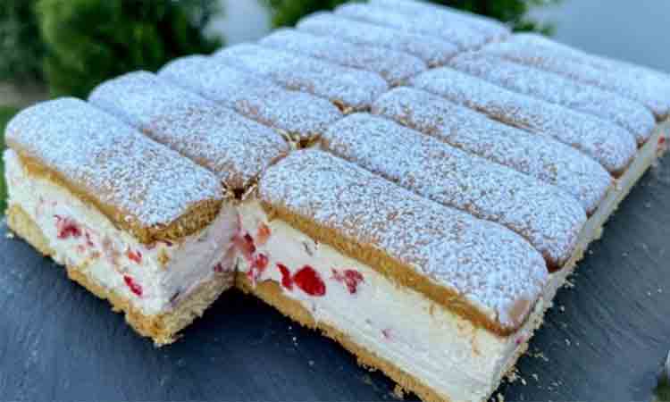 Rețetă de Desert Simplu Si Rapid Fără Coacere Cu Capsuni, Piscoturi si Mascarpone