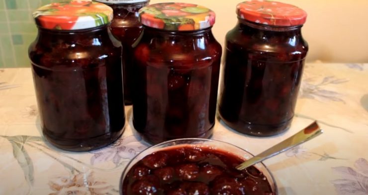 Secretele Preparării unei Dulcețuri Gustoase de Căpșuni