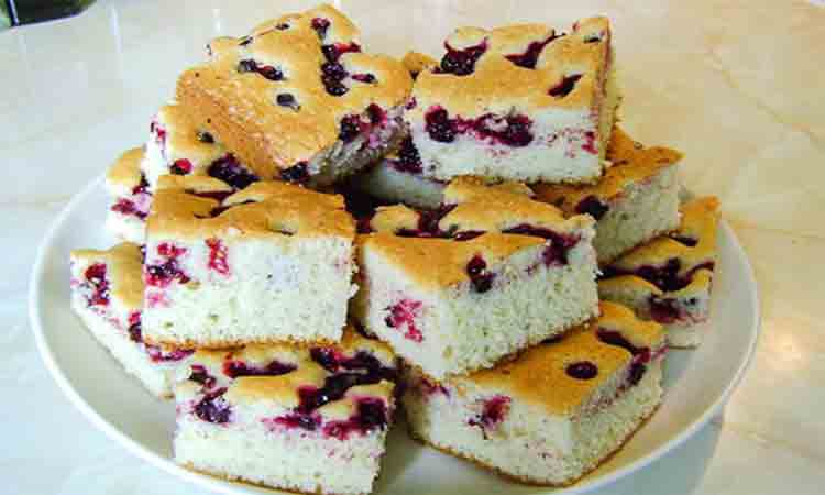 Secretul desertului perfect: Pandișpan cu Fructe de Pădure – O Delicatesă Uimitoare și Simplu de Făcut!