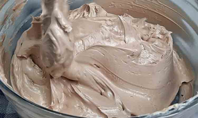 Unt, Lapte Condensat și Nutella – Crema Perfectă pentru Deserturi