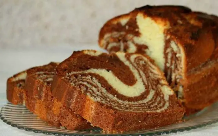 Cea Mai Simplă Rețetă dar și Cea Mai Rapidă pentru Un Chec Pufos și Aromat