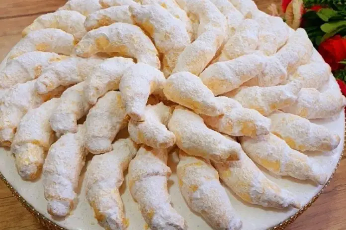 Cornulețe Fragede, Dulci și Gustoase: Rețeta Perfectă Ce Ne Aduce Aminte De Copilărie