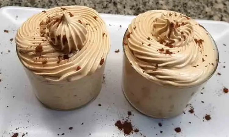 Crema de cafea instant – Rețetă rapidă, revigorantă și ușor de pregătit