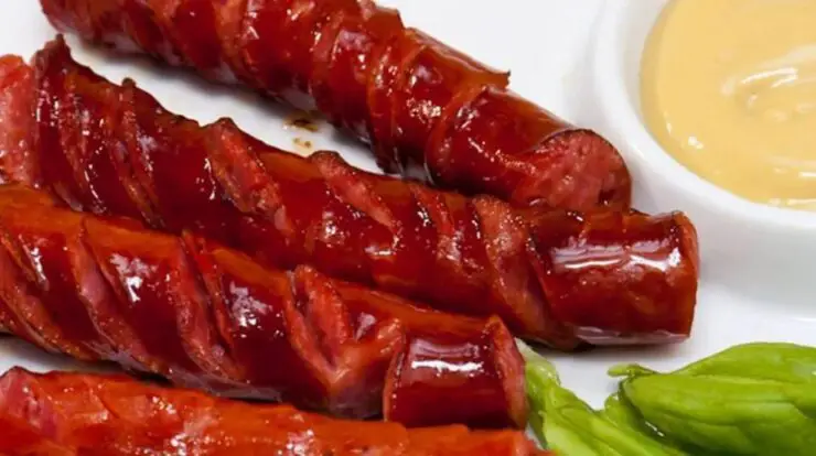 Cum să Prăjești Cârnații Afumați Fără Să Crăpe: Sfaturi și Tehnici