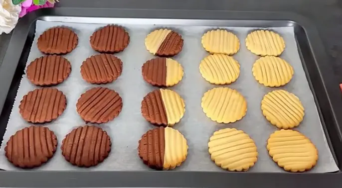 Descoperă Rețeta Delicioasă de Fursecuri Bicolore cu Umplutură de Nutella