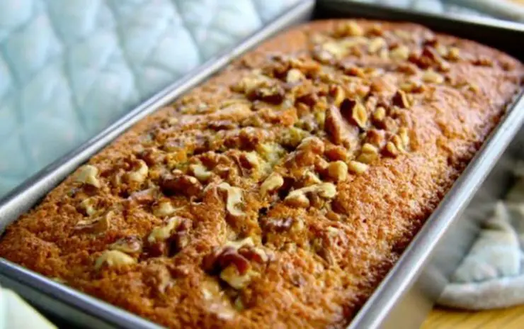 Descoperă Reteta de Chec delicios cu nucă și banane – Deliciu simplu și rapid gata în doar 60 minute