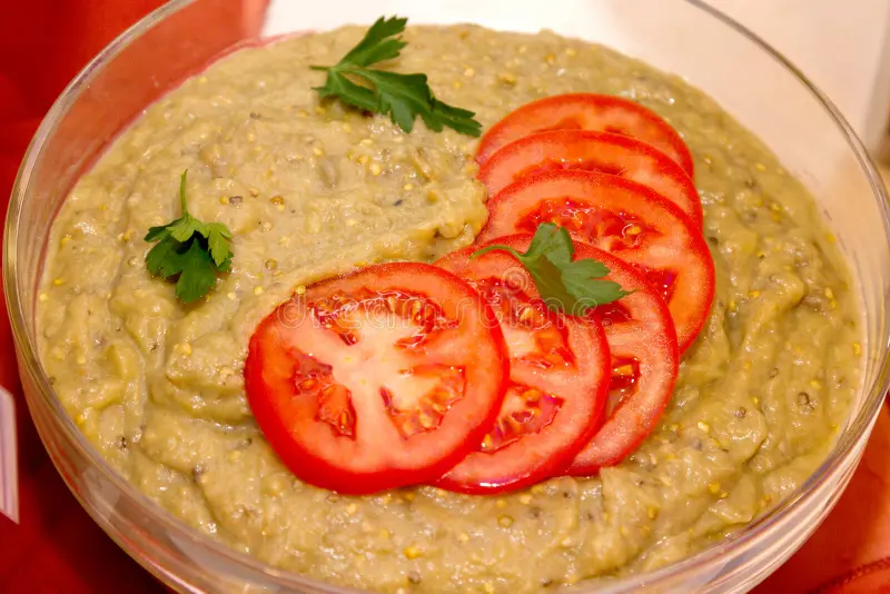 Descoperă Secretul Savoarei: Înlocuiește Maioneza în Salata de Vinete cu Iaurt Grecesc!