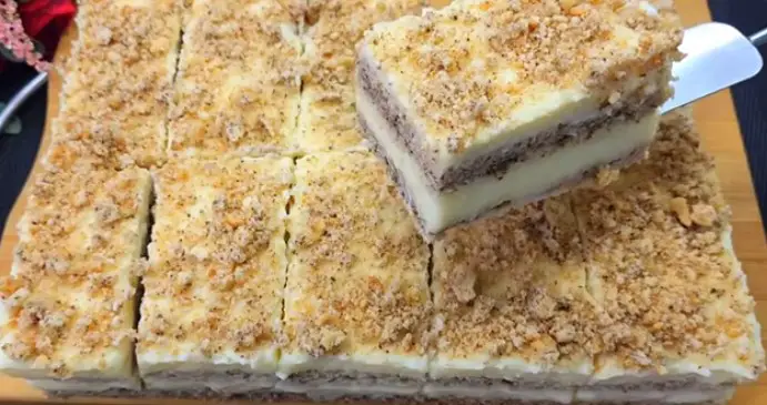 Descoperă o prăjitură cu adevărat specială: Rețetă Delicioasă de Prăjitură cu Cremă de Ciocolată Albă