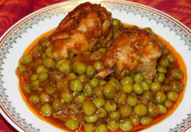 Descoperă reteta de mazăre cu ciocanele, o rețetă simplă și savuroasă!