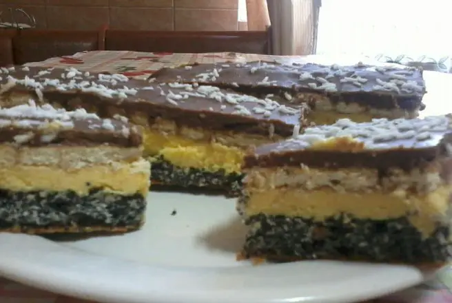 Descoperă rețeta delicioasă a prăjiturii cu mac Tosca și sfaturile esențiale pentru un rezultat perfect!