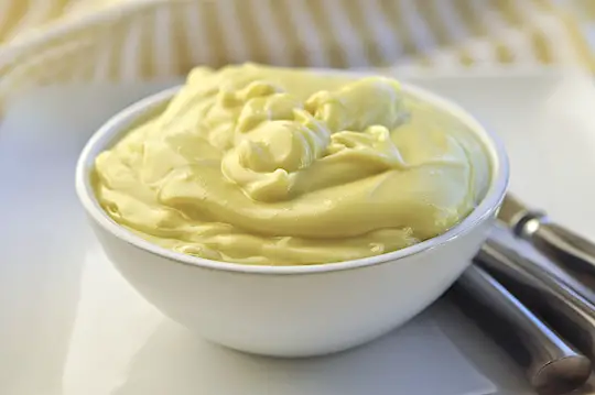 Descoperă rețeta perfectă pentru maioneză făcută în casă, simplă și eficientă, care îți va încânta gusturile în fiecare preparat!
