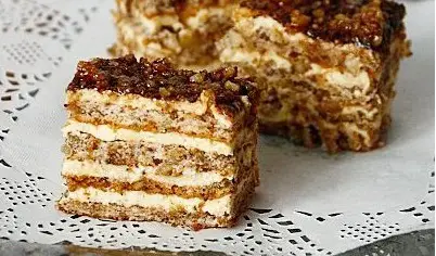 Descoperiți Plăcerea Gustului cu Prăjitura Delicioasă cu Nucă – Rețetă Pas cu Pas