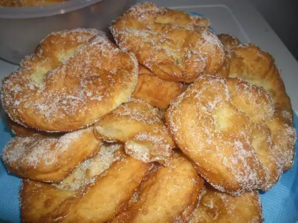 Gogoși ca în copilărie – Rețeta bunicii pentru un gust de neuitat