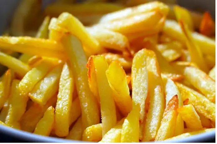 Greseala făcută atunci cand prajim cartofii. Secretul pentru prăjirea perfectă a cartofilor