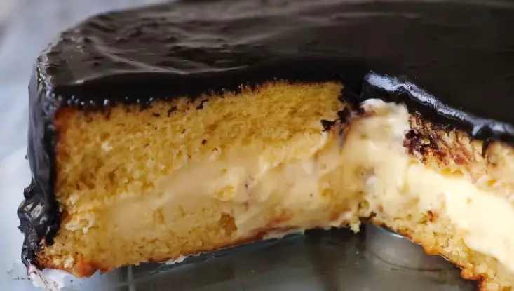 O Prăjitură Delicioasă cu Vanilie și Ciocolată: Rețetă Pas cu Pas