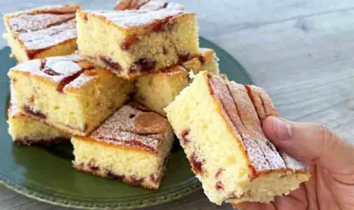 Pandispan Delicios cu Gem – Rețeta Rapidă și Simplă, Ideală pentru Ocazii Speciale