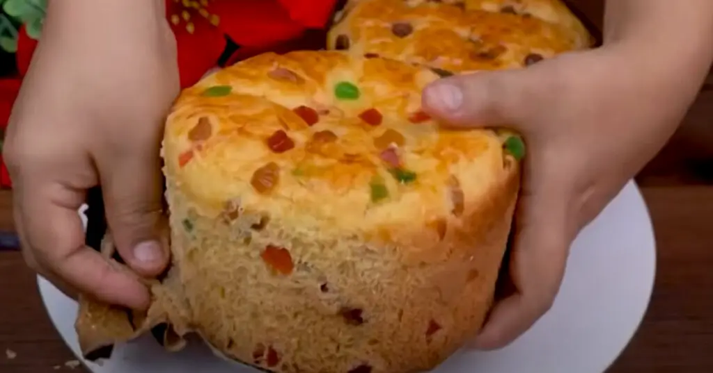 Panettone de casă cu fructe confiate, stafide si nuci : o explozie de arome delicioase pentru masa de Paste