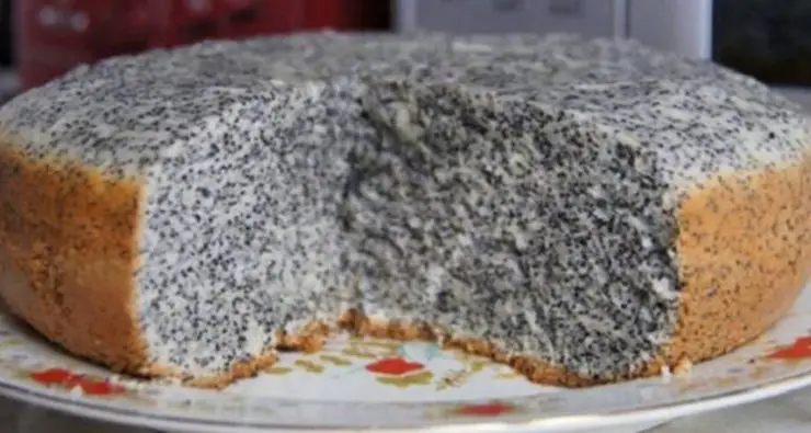 Prăjitura “2 Căni” – Rapidă și Delicioasă, cu Mac sau Nucă