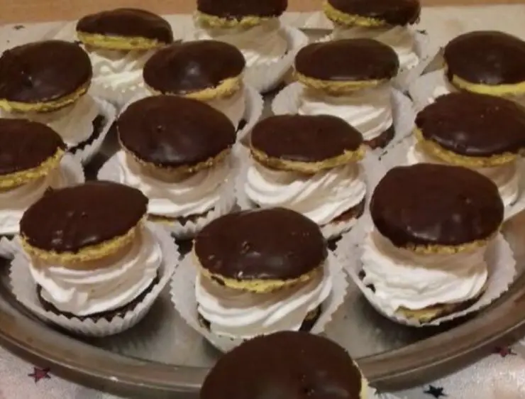 Prăjitură Indiană cu Frișcă – Rețetă Delicioasă De Cofetărie făcută la tine acasă