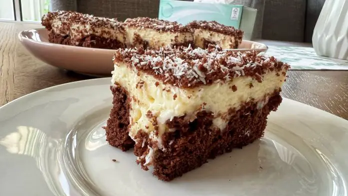 Prăjitură la Tavă – Moale și Cremoasă: Rețeta Perfectă pentru Gustul Tău