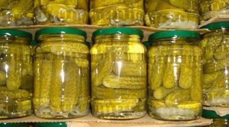 Rețetă Castraveți Marinați pentru Iarnă – Secretul pentru Un Gust Desăvârșit