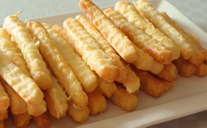 Rețetă Rapidă și Ușoară de Sărățele cu Cașcaval