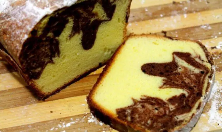 Rețetă Simplă și Delicioasă: Chec de Casă cu Aluat Pe Bază de Apă Minerală