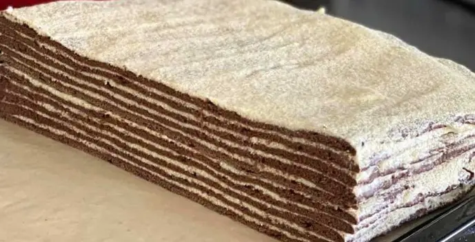 Rețetă delicioasă: Prăjitura Spartak cu foi de cacao și cremă fină de lapte